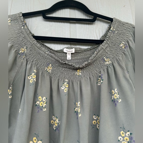 44.Maunces Green Floral Off The Shoulder Top Women’s Size M - Picture 6 of 15